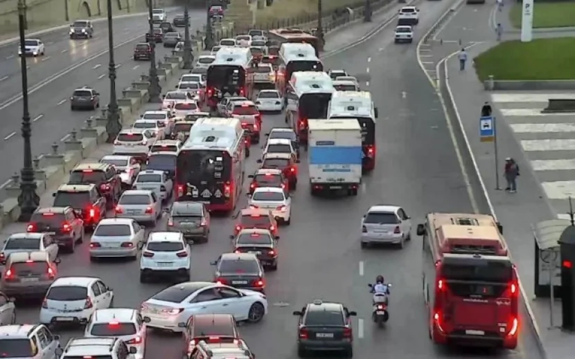 Bakıda sıxlıq olan yolların  SİYAHISI