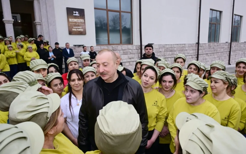 Prezident Xankəndi tikiş fabrikinin fəaliyyəti ilə tanış oldu (YENİLƏNİB-FOTOLAR)