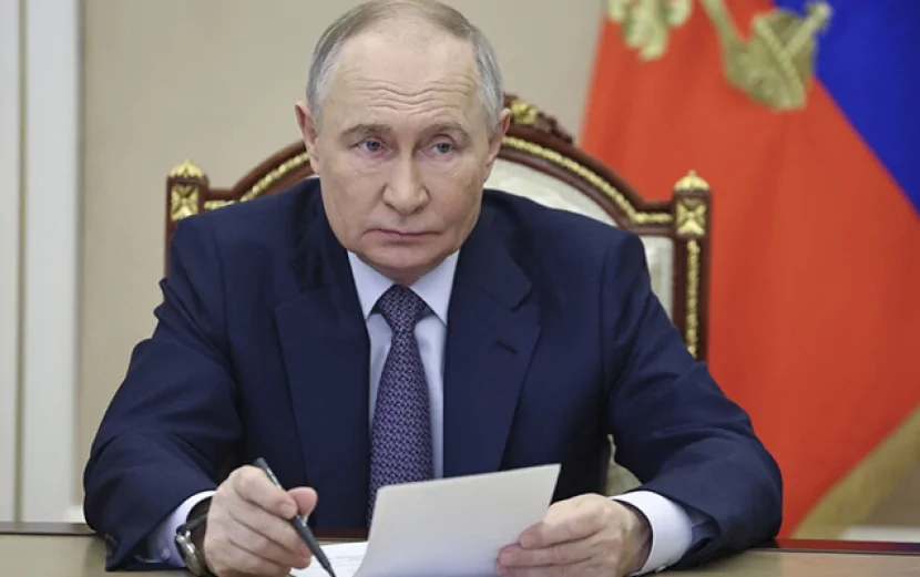 Putin dünənki danışıqlara münasibət bildirdi 
