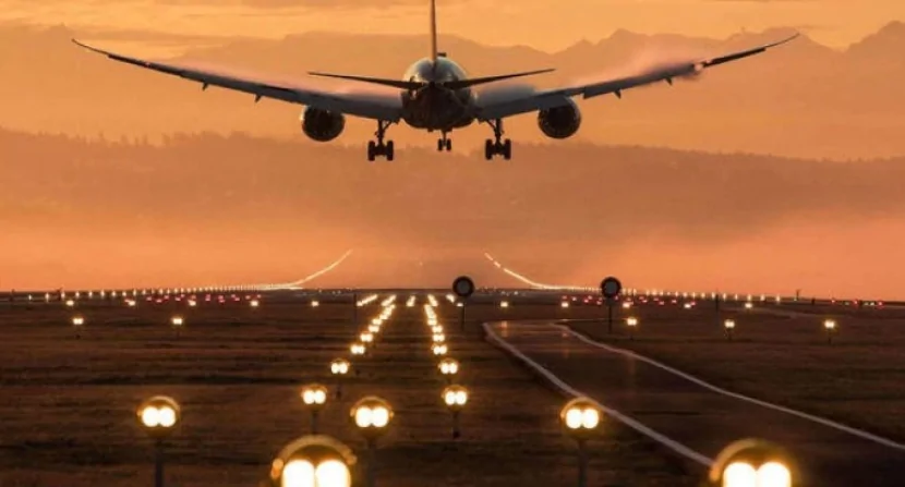 Rusiyanın iki aeroportunda uçuşlar  dayandırıldı