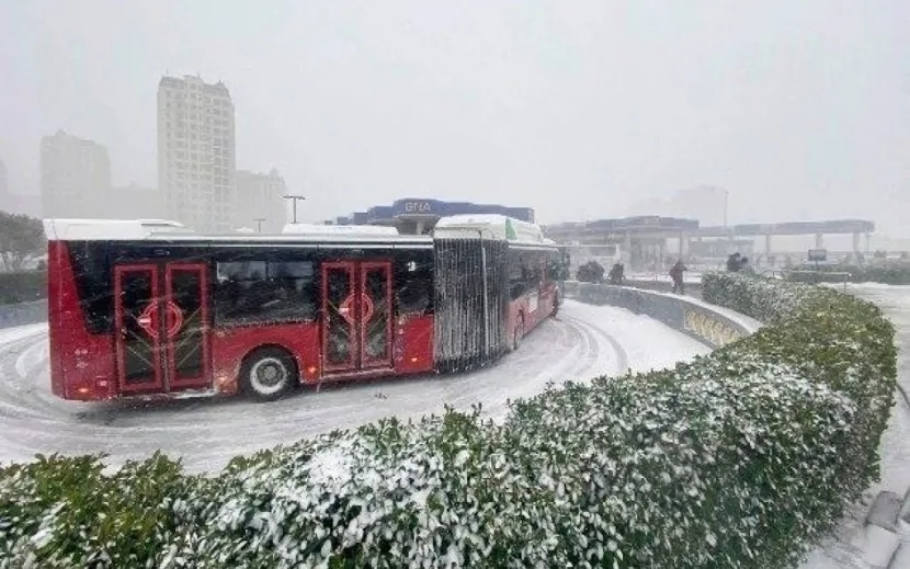 Dünən 40-dan çox avtobus  qəzaya uğrayıb