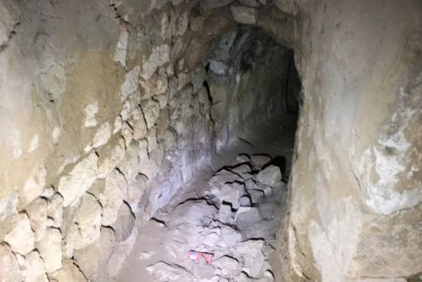 Rusiya tələlərlə dolu yeraltı şəhər SALDI