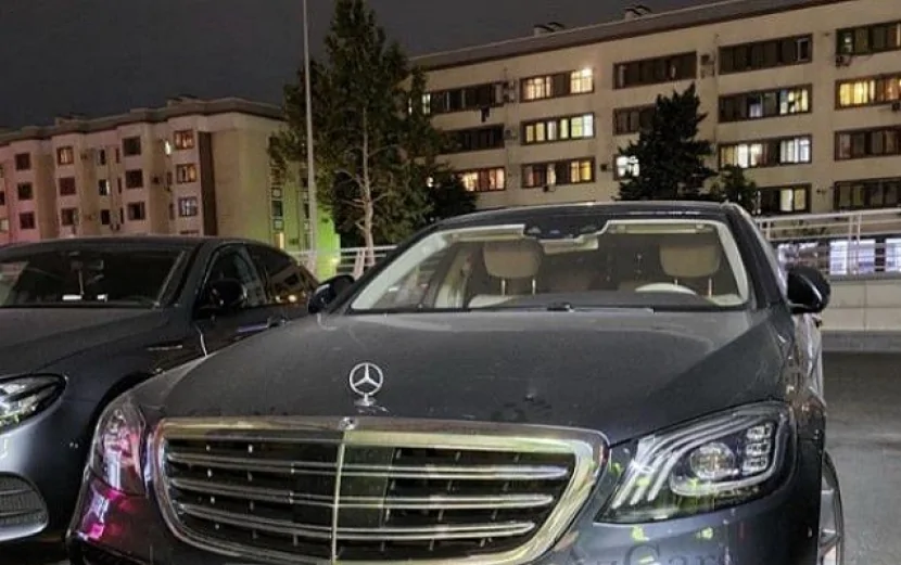 Biznesmenin avtomobilindən 124 min pul oğurlandı