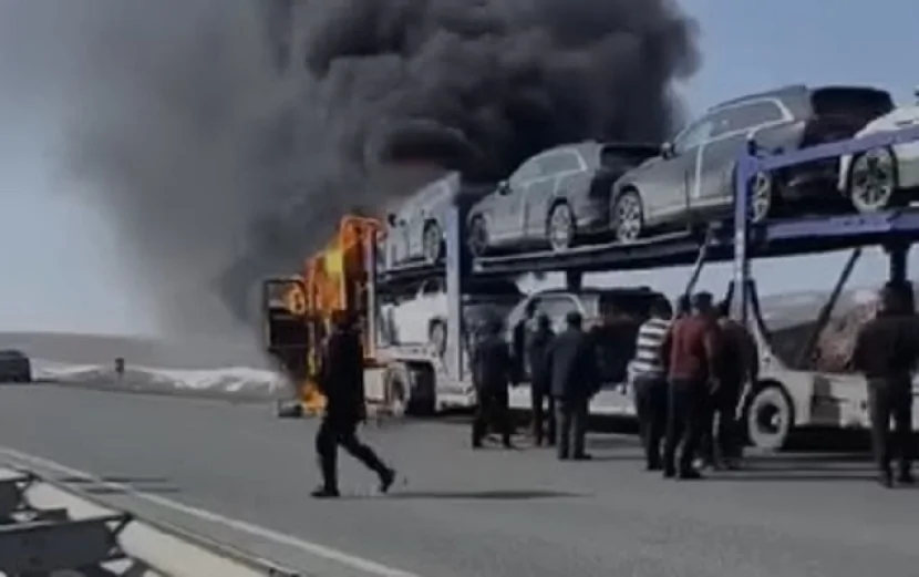 Ölkəyə gətirilən yeni \"Toyota\"lar yandı