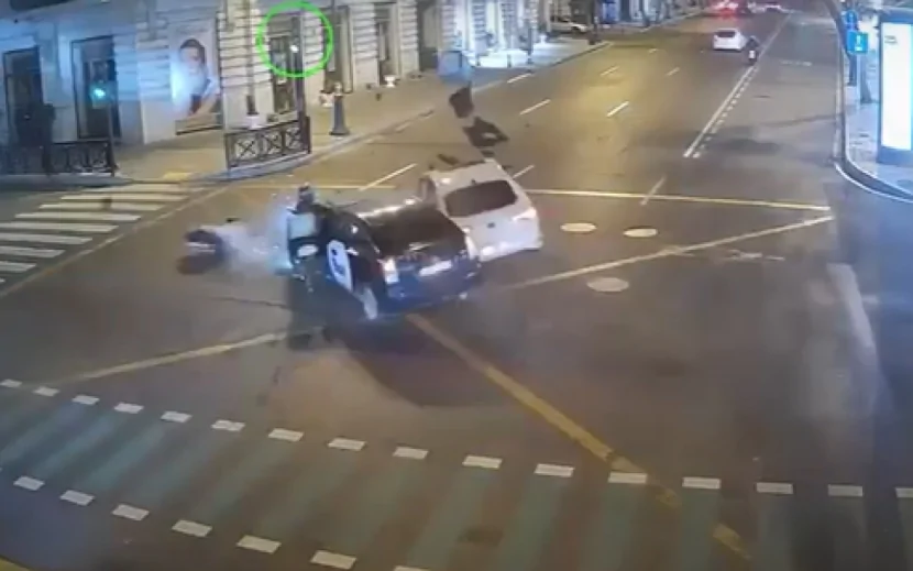 Bakıda motosikletçilərin düşdüyü dəhşətli qəzanın - Videosu