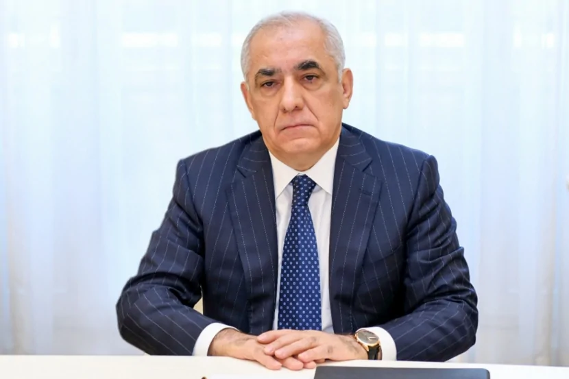 Əli Əsədov yanğın baş vermiş əraziyə gəldi
