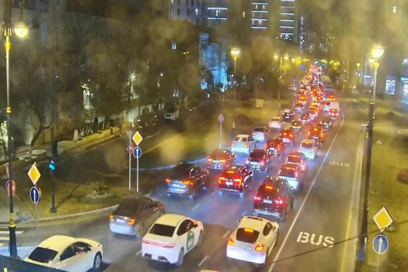 Bakıda sıxlıq olan yollar açıqlanıb - SİYAHI