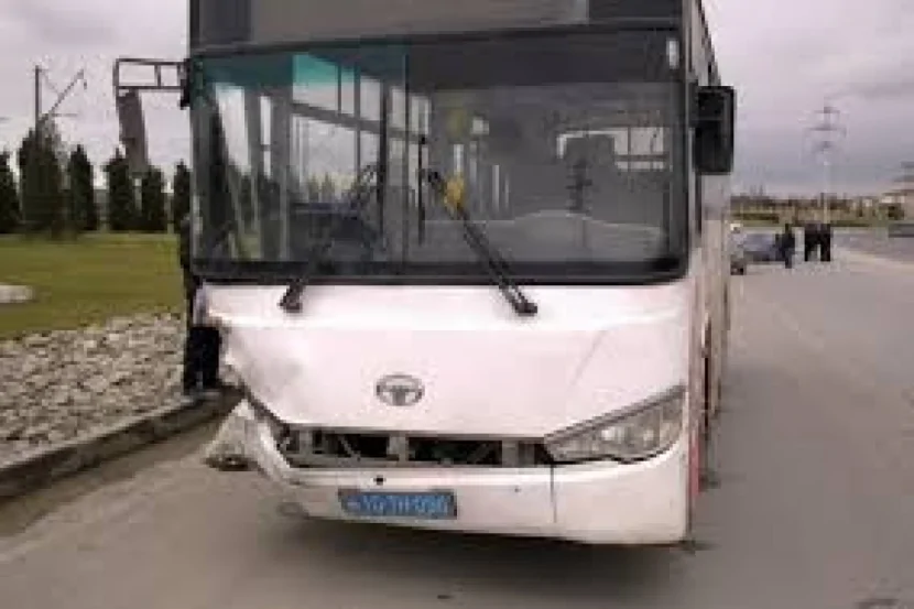 Bakıda sürücüsü olmayan avtobusun qəza törətməsinin səbəbi AÇIQLANDI