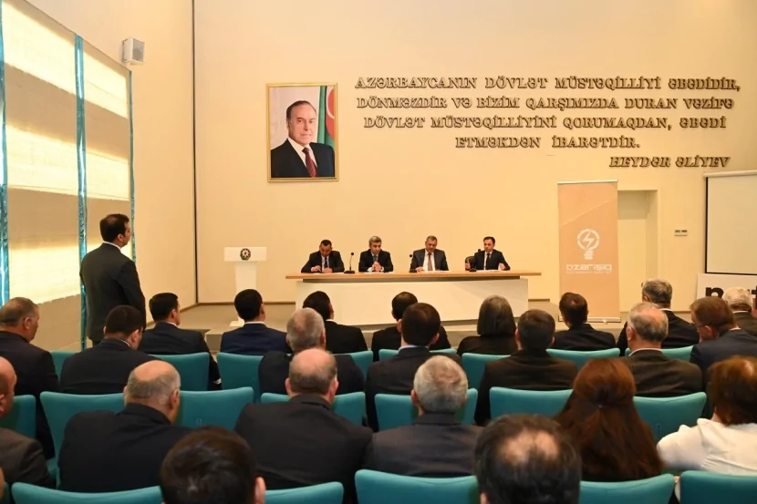 “Azərişıq” ASC-nin nümayəndələri Naftalanda sahibkarlarla görüş keçirdi