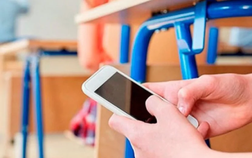 İmtahanda 3 nəfərdə telefon aşkarlandı 