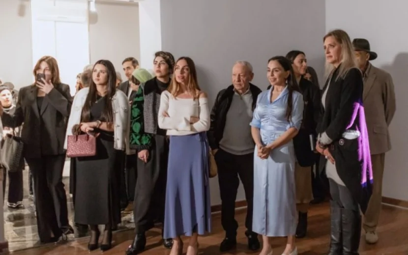 Leyla və Arzu Əliyeva sərgiyə qatıldılar - FOTOLAR