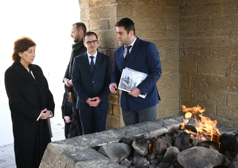 Şimali Makedoniya Prezidenti “Atəşgah məbədi”ndə - FOTOLAR