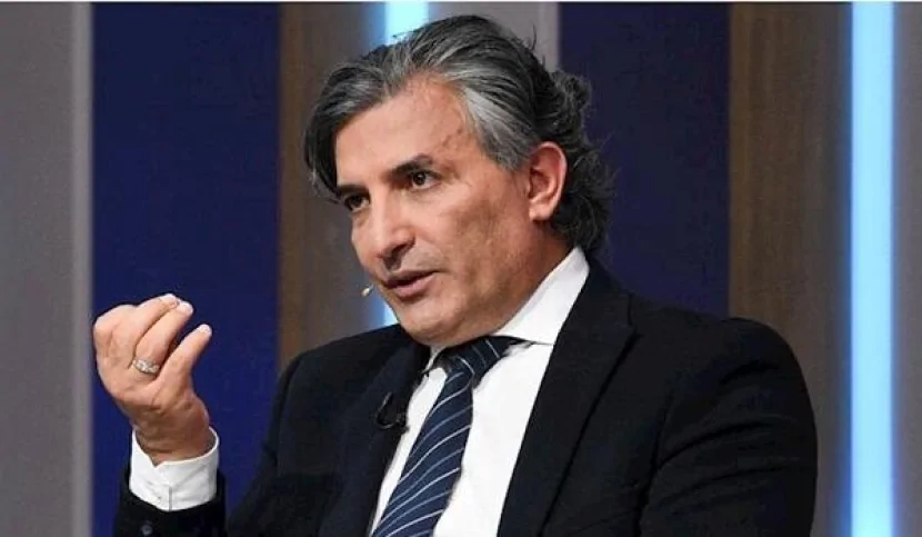 Elman Paşayev məhkəmədə polislə dalaşdı, həbsi uzadıldı