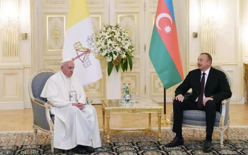 İlham Əliyev Roma Papasını təbrik etdi
