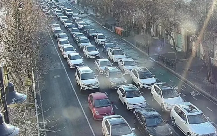Bu yollarda sıxlıq var - SİYAHI