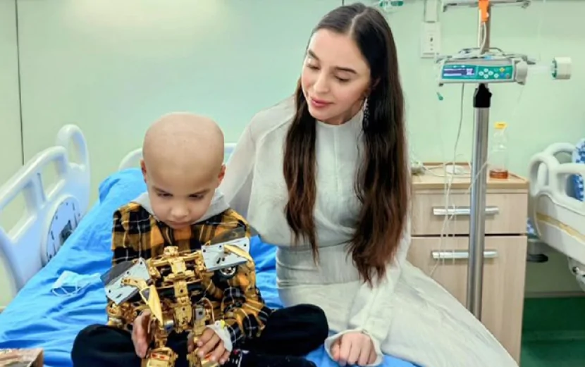 Leyla Əliyeva uşaqları ziyarət etdi - FOTO