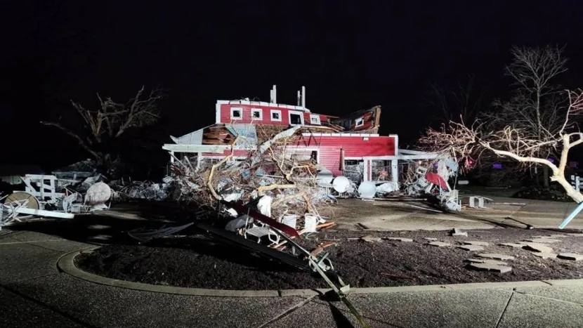 Bu ölkədə fırtına və tornado baş verib: Ölən və yaralananlar var