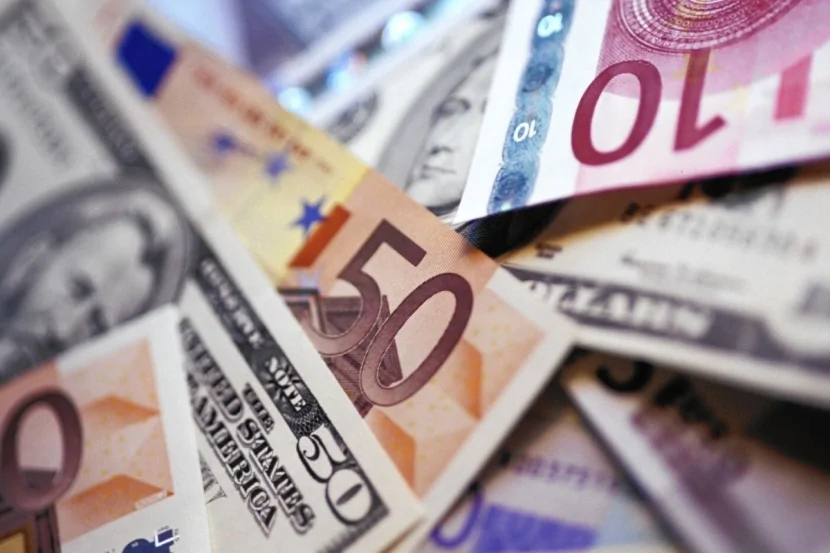 Bu valyuta manat qarşısında BAHALAŞDI
