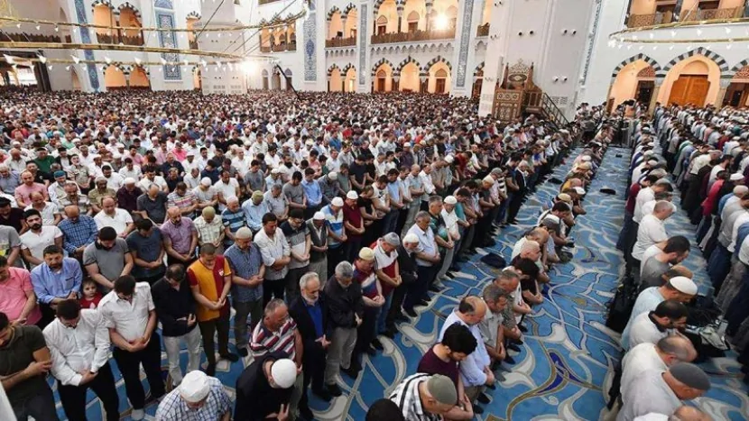 Bayram namazının qılınacağı TARİX AÇIQLANDI