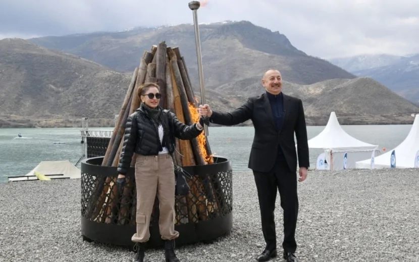 İlham Əliyev və Mehriban Əliyeva Ağdərədə Novruz tonqalını alovlandırdılar