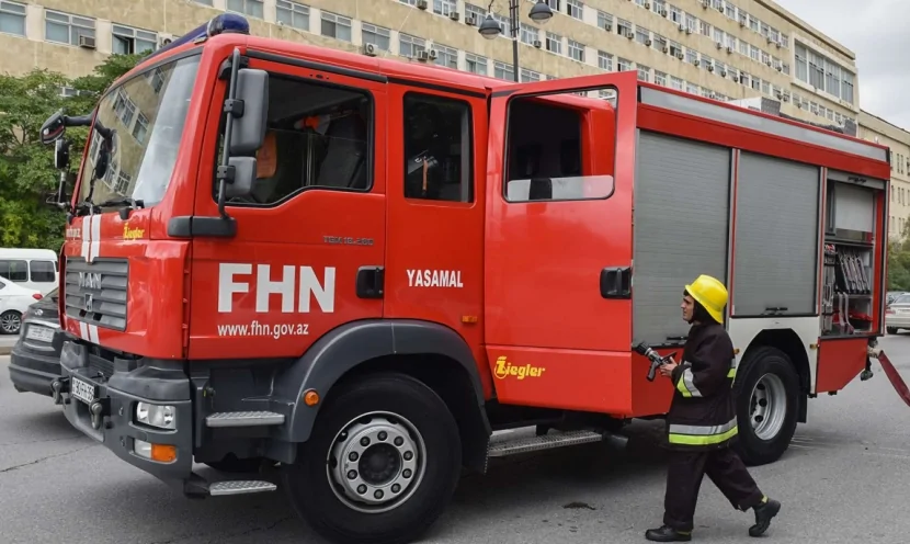 Xırdalanda yaşayış binası yandı 