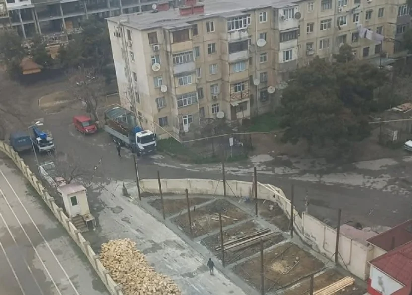 Bakının Nizami rayonunda qanunsuz tikinti gedir? - FOTO