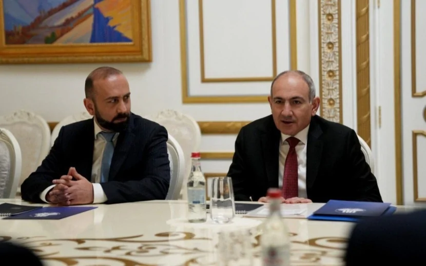 Paşinyan İran XİN rəhbəri ilə görüşdü - FOTO