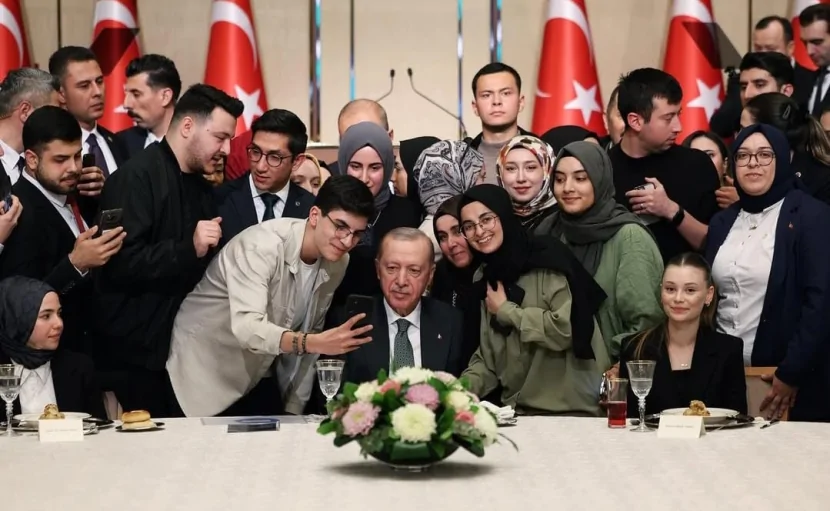 Ərdoğan iftar süfrəsindən foto PAYLAŞDI