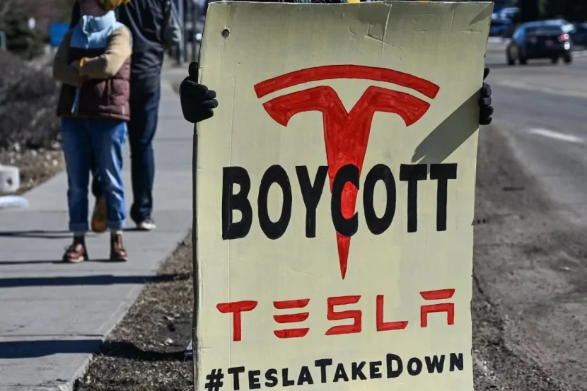 ABŞ-də \"Tesla\"ya qarşı 200-dən çox mitinq keçiriləcək