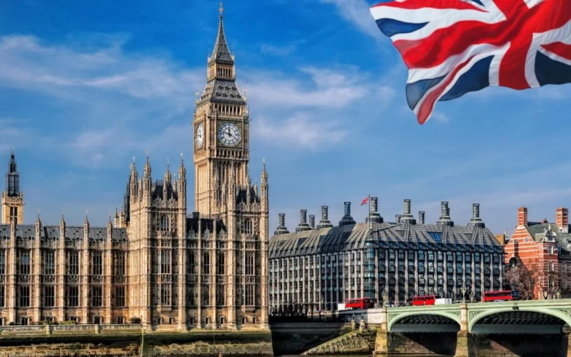 Britaniyada zibil qutusunda məxfi sənədlər  tapıldı