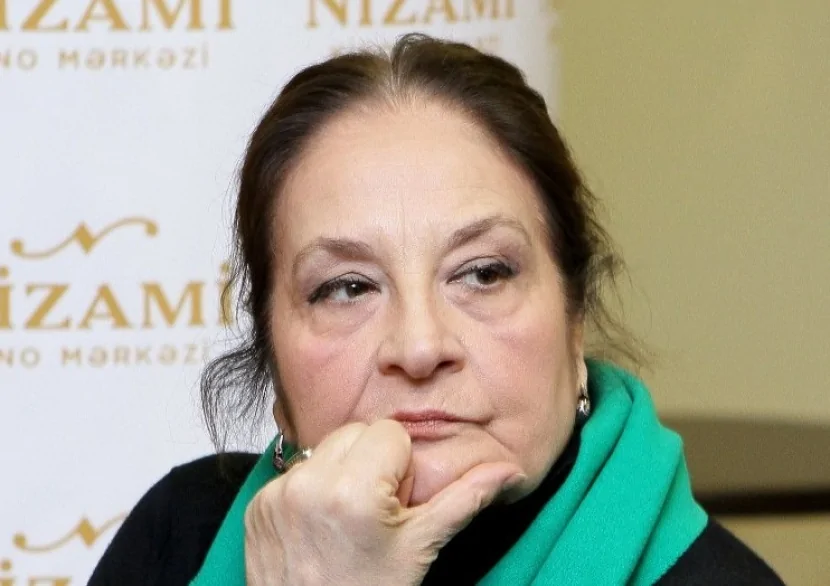 İlham Əliyev Şəfiqə Məmmədovanı təbrik etdi