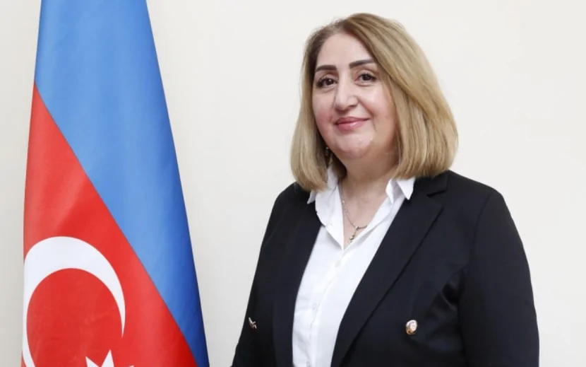 Müəllimlərə “hinduşkabaş” deyən direktor işdən çıxarıldı