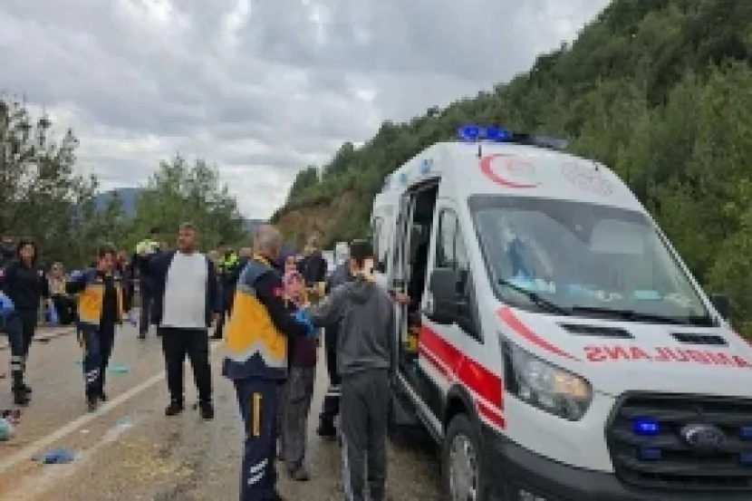 Ailənin beş üzvü yol qəzasında öldü