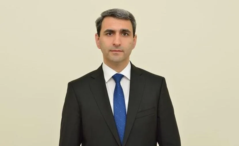 Rövşən Rüstəmov rəisi vəzifəsindən azad etdi