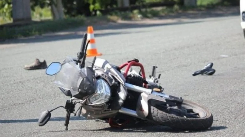 Bakıda yolu keçən şəxsi motosiklet vurdu