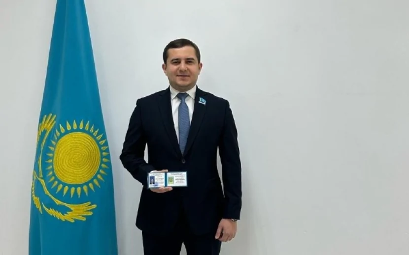 Həm Qazaxıstanda deputat seçilib - FOTO