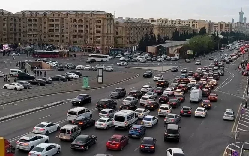 Bu yollarda sıxlıq var - SİYAHI