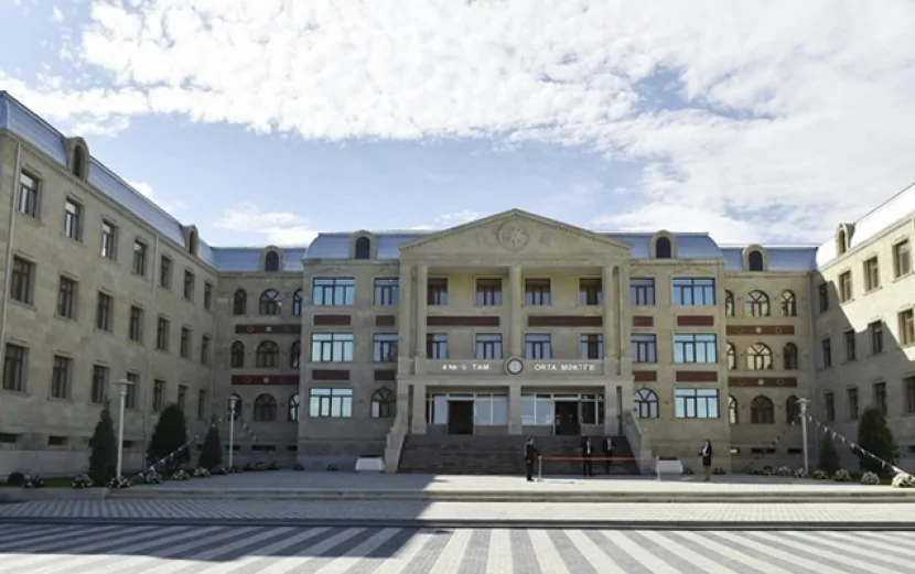 Azərbaycanda biabırçı hadisə - Şagirdlər müəllimi XƏSTƏXANALIQ ETDİ