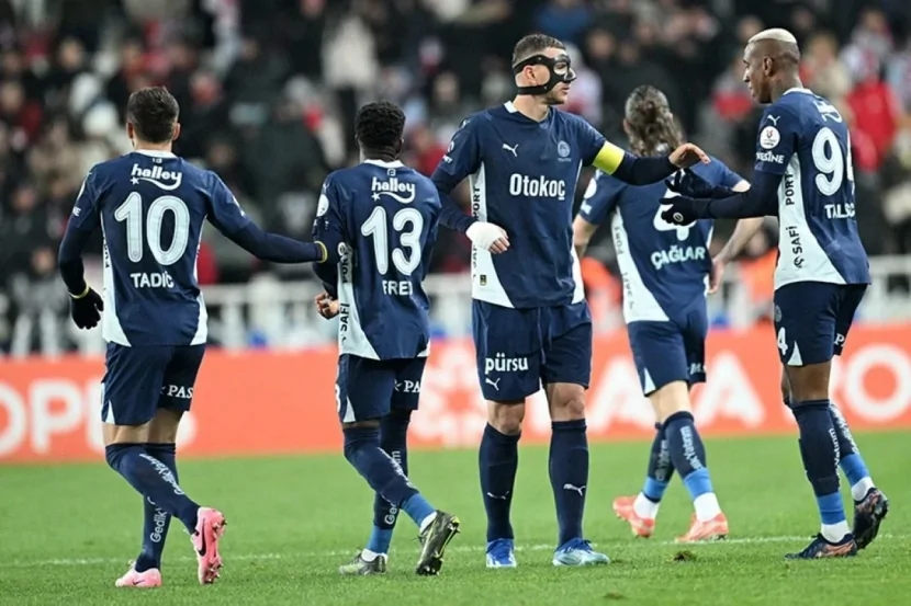 Fənərbaxça\" səfərdə \"Sivasspor\"u məğlub edib