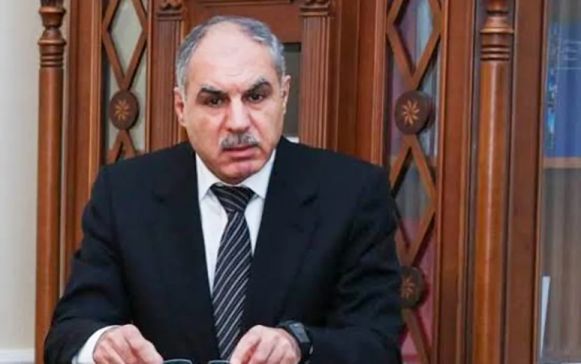 Xanlar Vəliyev kollektivə təqdim olundu