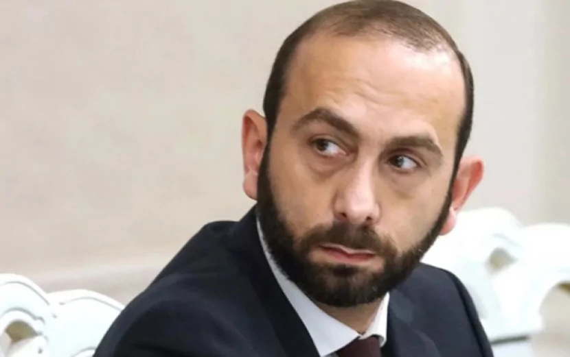Mirzoyan onunla sülh müqaviləsi barədə danışıb 