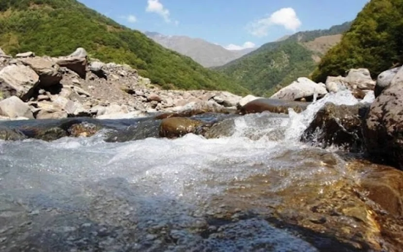 Bəzi çaylarda suyun səviyyəsi artıb
