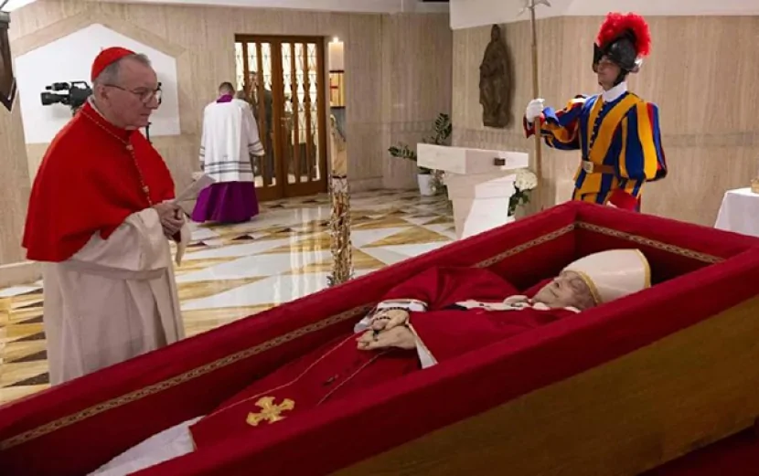 Papa ilə vida mərasimi keçirilir
