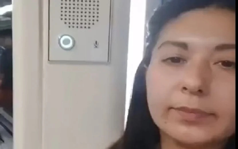 Bakı metrosunda maşinisti ələ salan qadın 200 manat cərimələndi - VİDEO