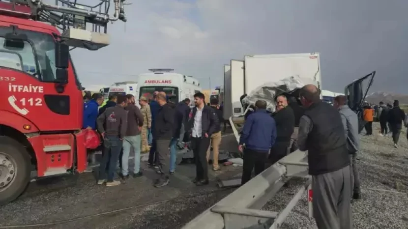 Qardaş ölkədə dəhşətli QƏZA: 7 ÖLÜ, 12 YARALI