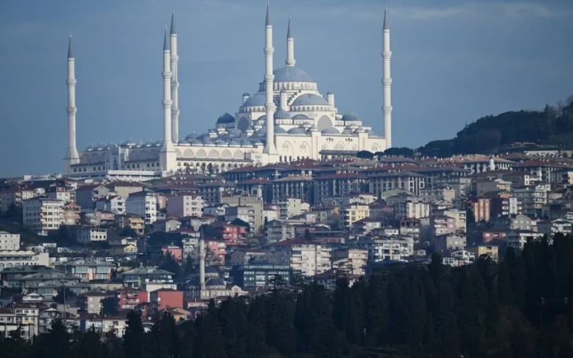 Turistlər İstanbula səfərlərini ləğv edir