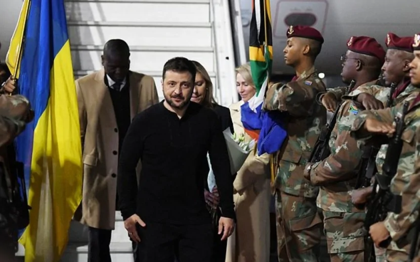 Xanımı ilə birlikdə Afrikaya getdi