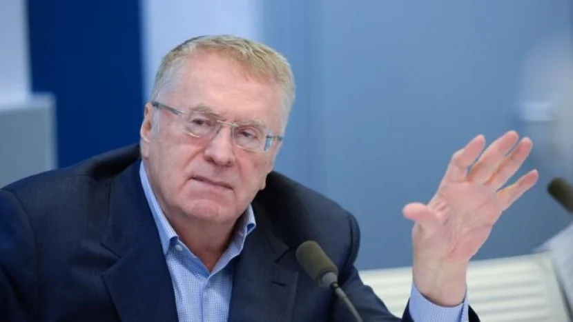 Jirinovskinin xarici pasportu 1,1 milyona satıldı