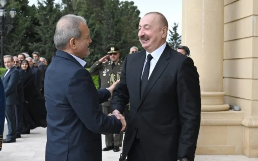 İlham Əliyev Pezeşkianla görüşündən video paylaşdı