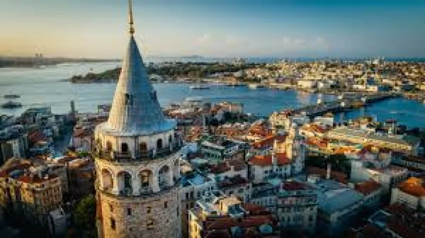 İstanbul zəlzələsində 3 minə yaxın binaya zərər dəydi